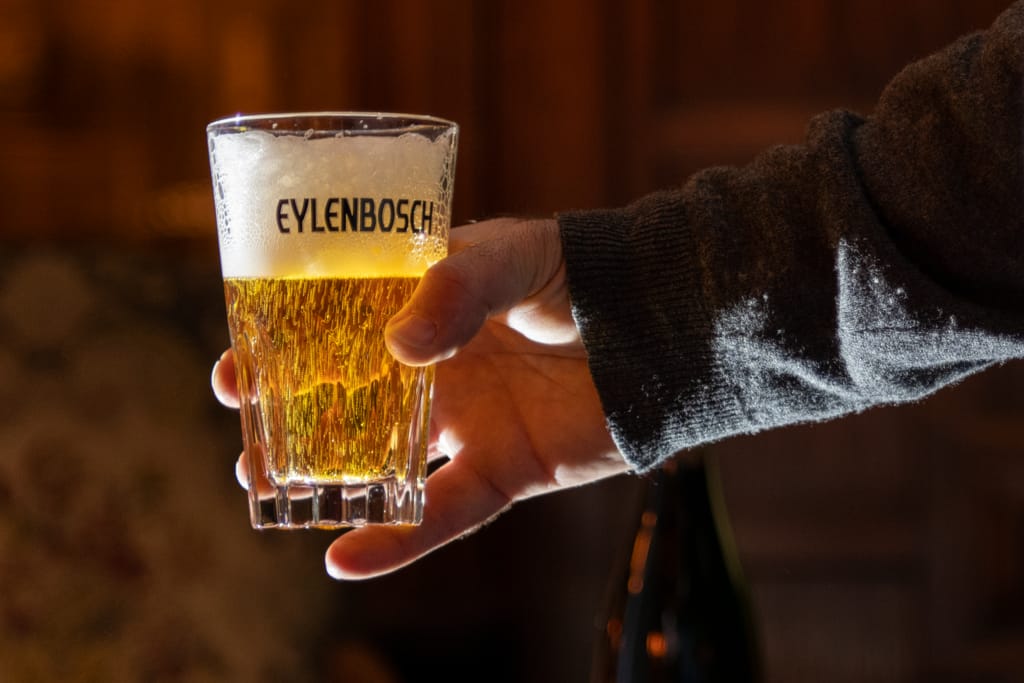 Een glas Eylenbosch-bier